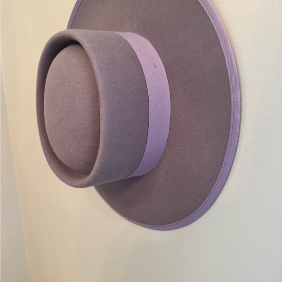 4 Olive and pique hats - Picture 8 of 8